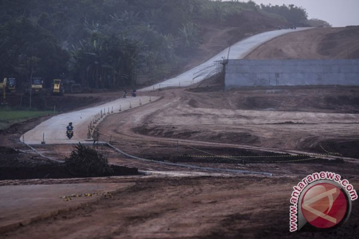 Kecepatan kendaraan di tol Brebes-Gringsing dibatasi 40 km per jam