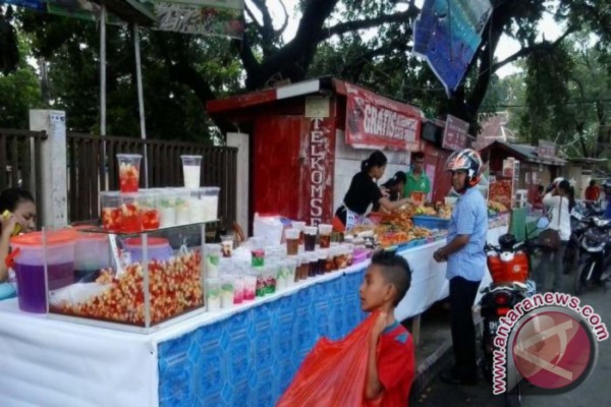 Kuliner Ramadhan ramai dikunjungi warga