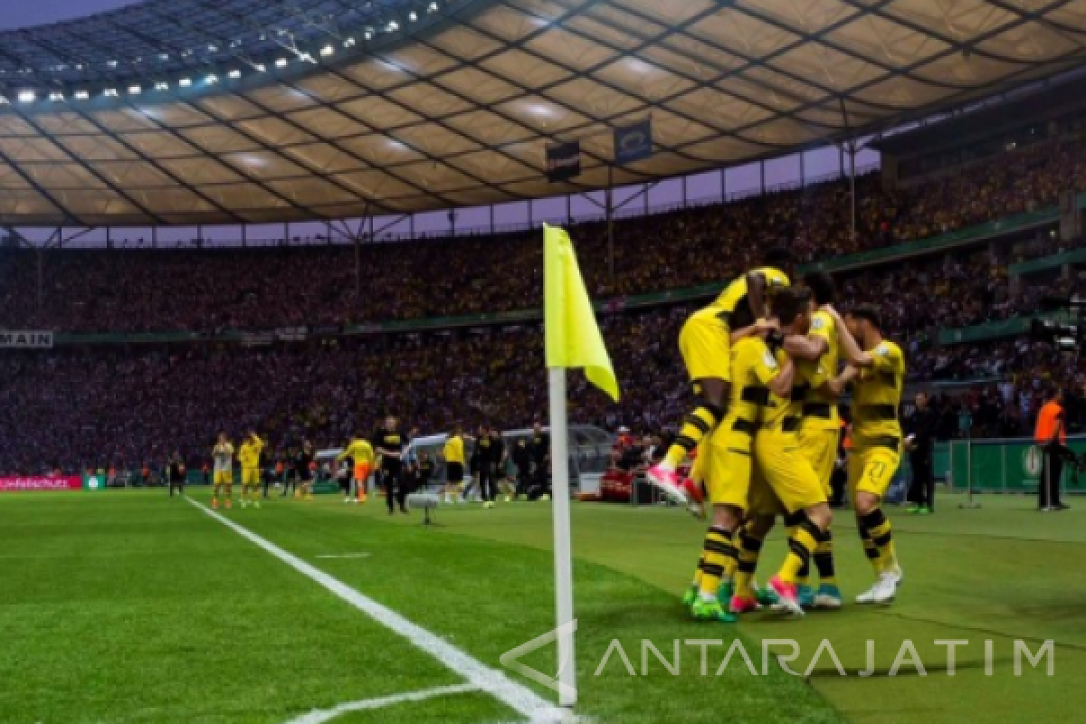 Dortmund Menang 3-0 atas Stuttgart