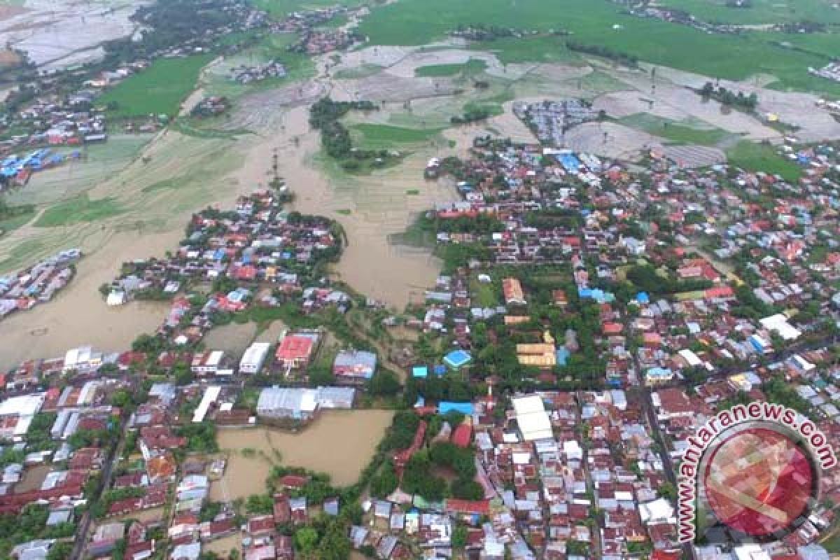 Ratusan Warga Bulukumba Mengungsi Karena Banjir