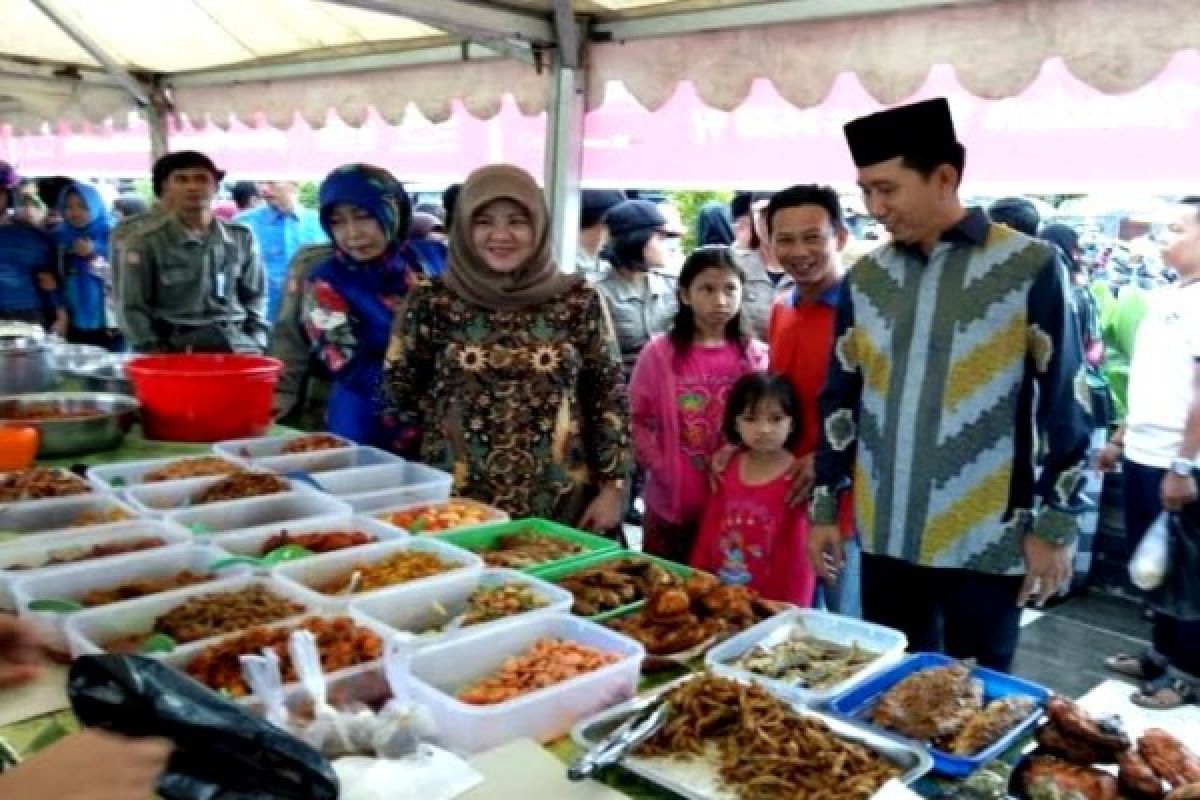 Bupati Barito Utara Buka Pasar Wadai Ramadhan 