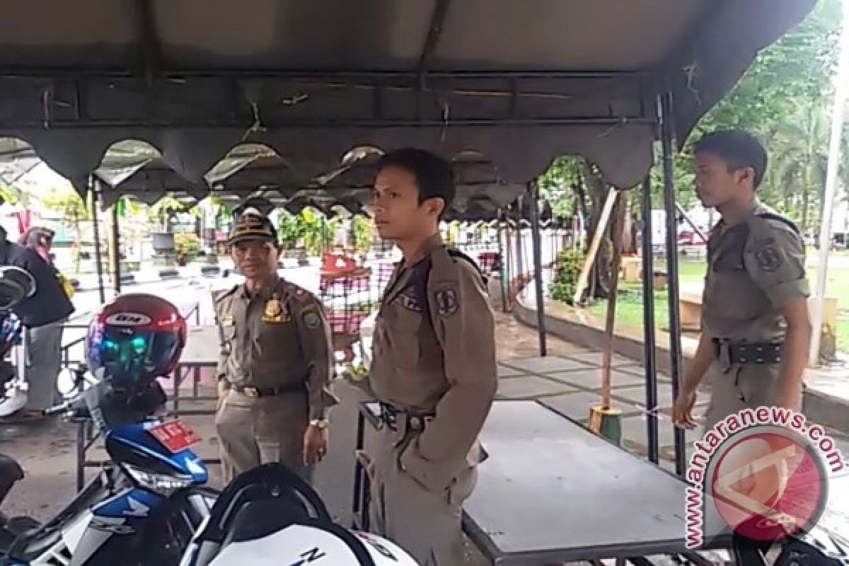 Satpol PP Awasi Lokasi Berjualan