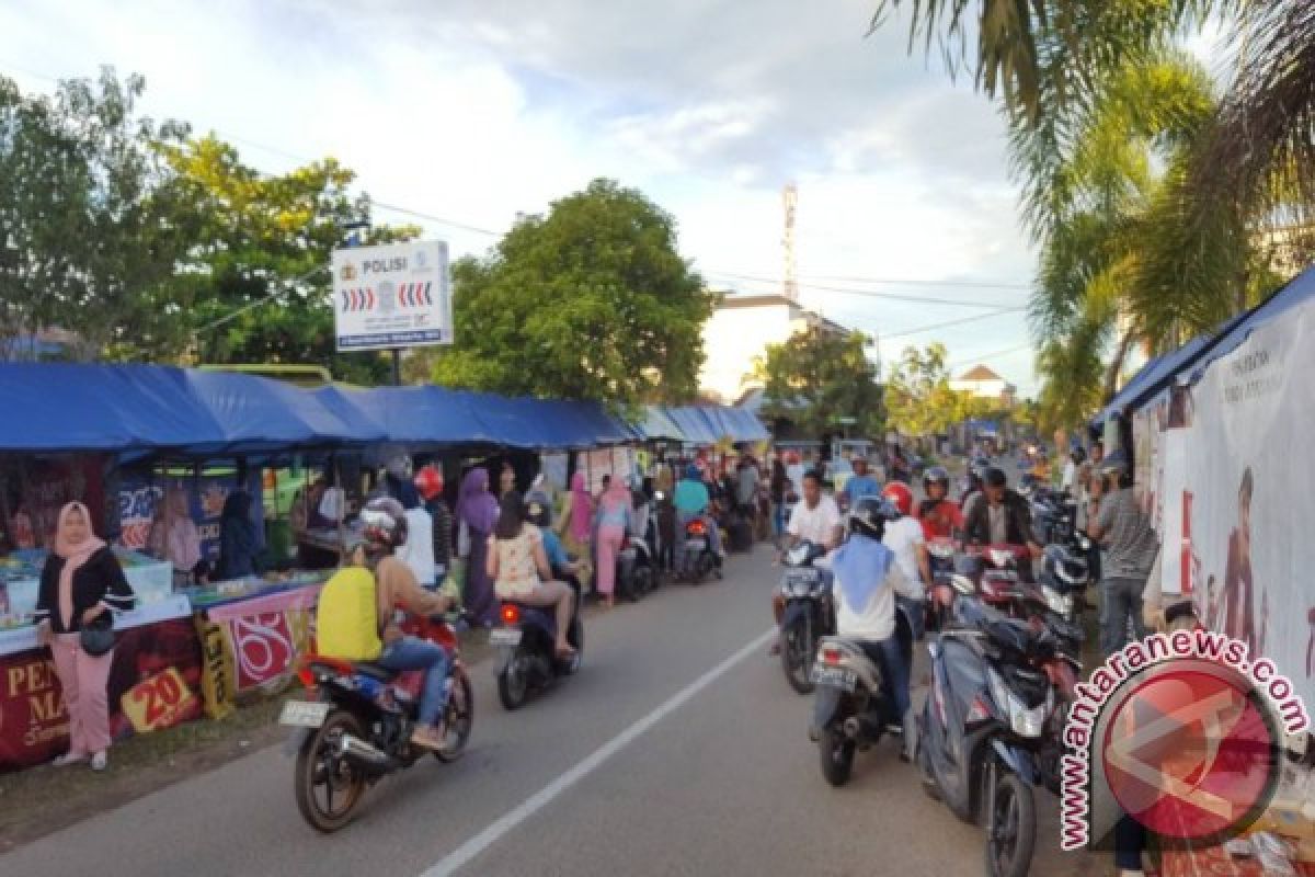 Kedai Ramadhan di Ketapang Dipadati Warga