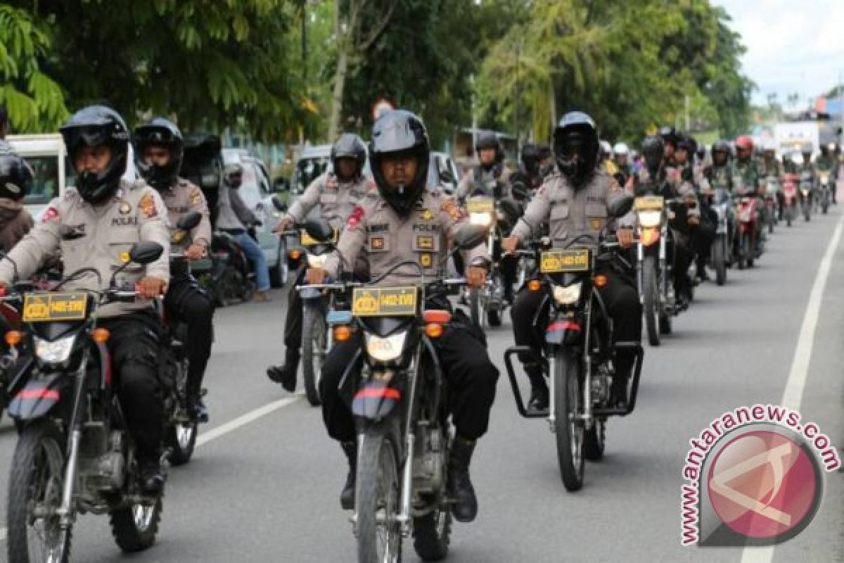 TNI-Polri konvoi kendaraan taktis keliling Timika