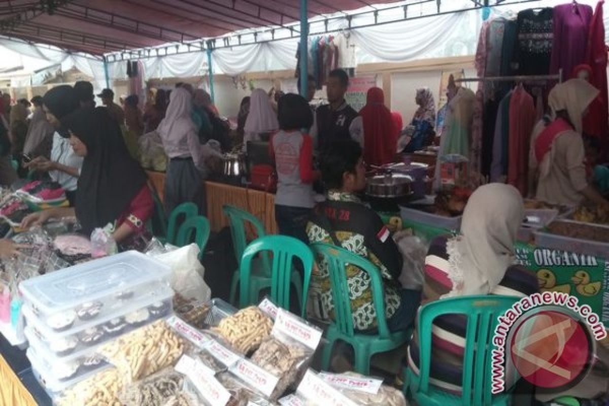 Diskop UKM PP Sukabumi selenggarakan pasar murah sembako