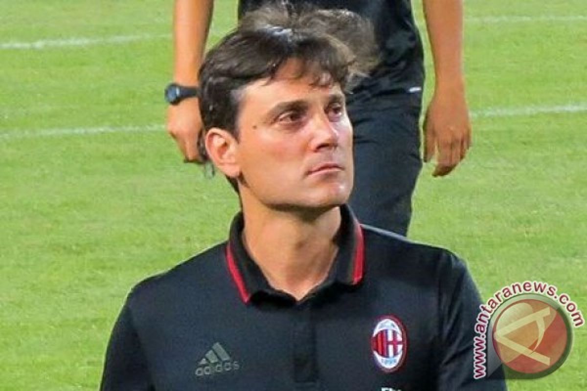 Vincenzo Montella perbarui kontrak di AC Milan sampai 2019