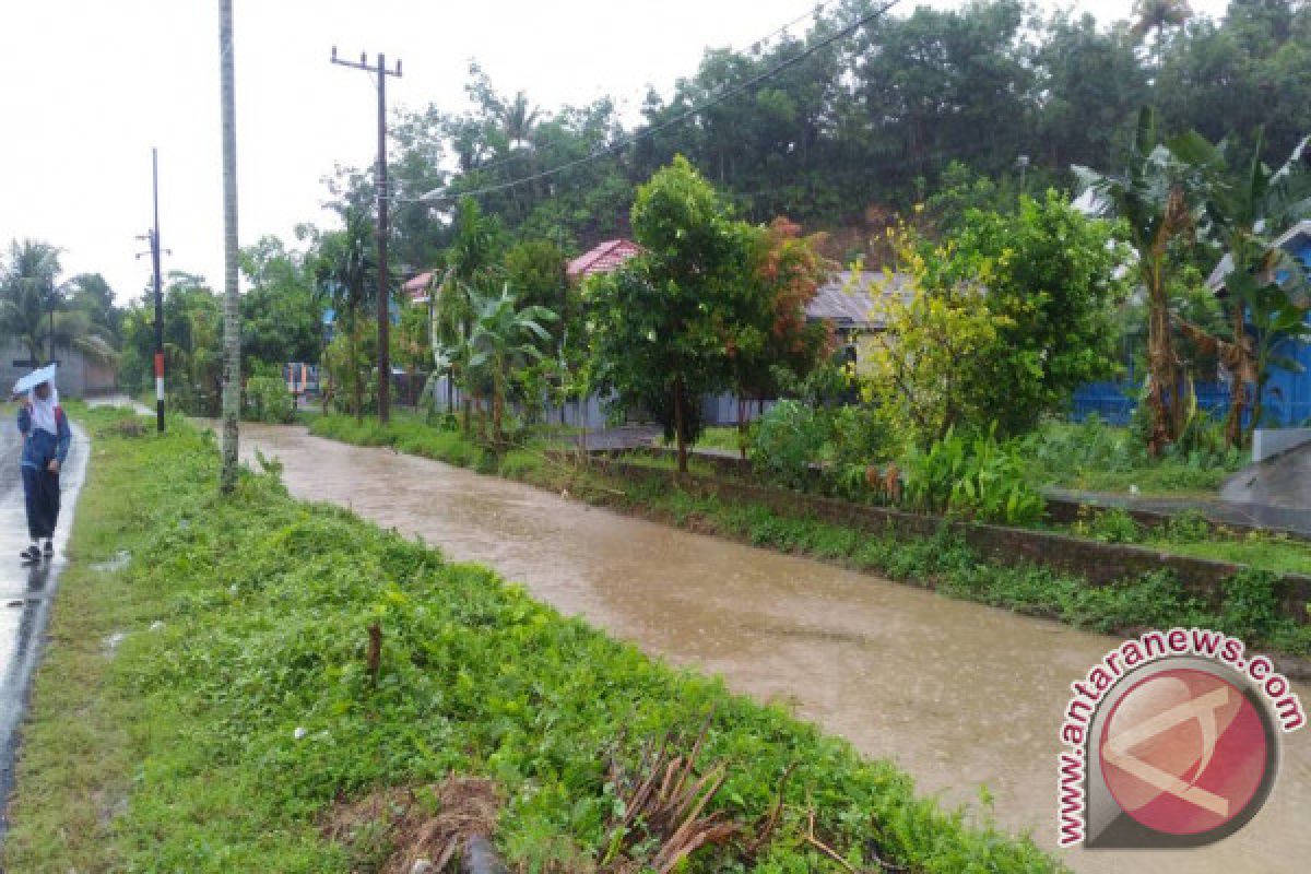 Warga Rawang Padang Khawatir akan Terjadi Banjir Besar