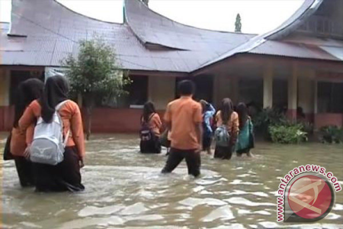 Sejumlah Sekolah di Padang Terdampak Banjir