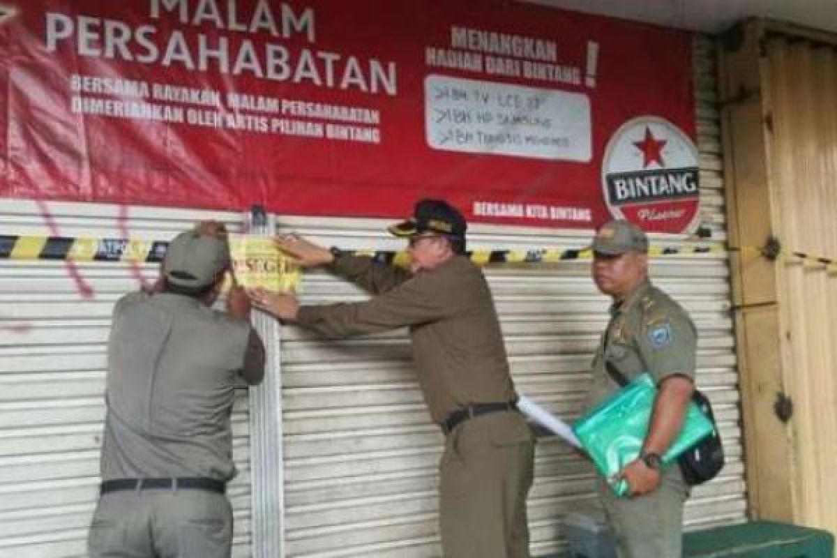 Abaikan "Bekingan" Perwira Polda Jatim, Satpol PP Segel Kafe Mesum