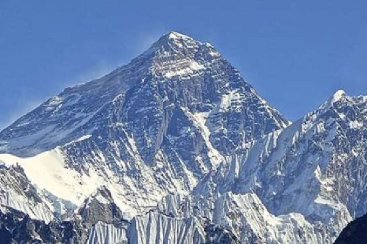 Empat Pendaki Everest Ditemuakn Tewas Di Tenda