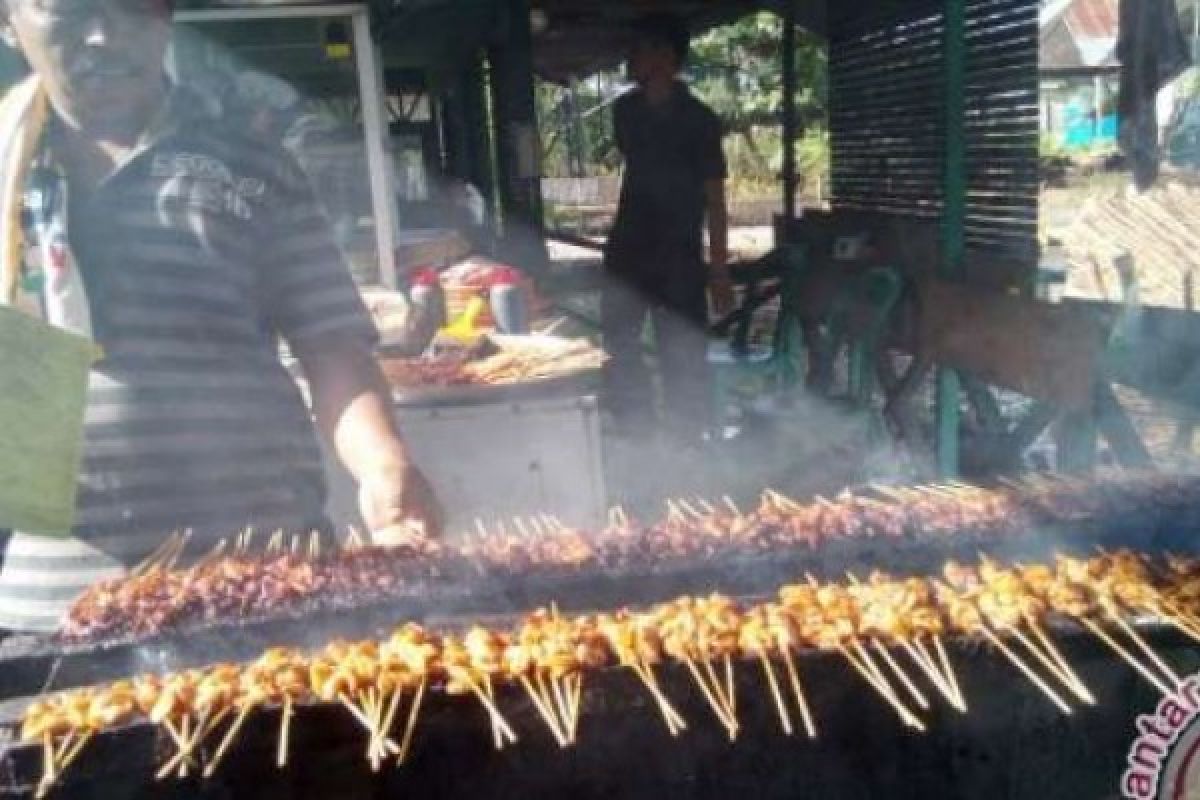 Ibu Negara Yunani Terpikat Kelezatan Sate Ayam