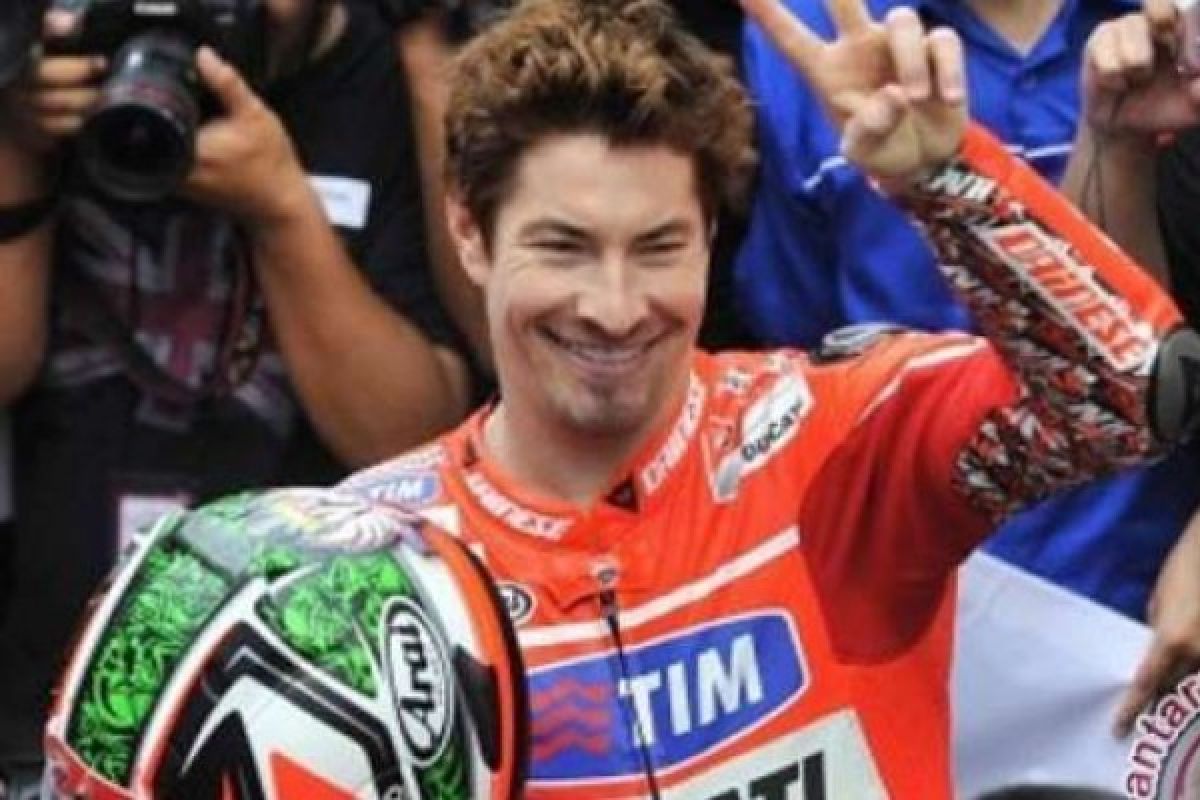 Nicky Hayden Ditabrak Mobil Saat Berlatih Sepeda