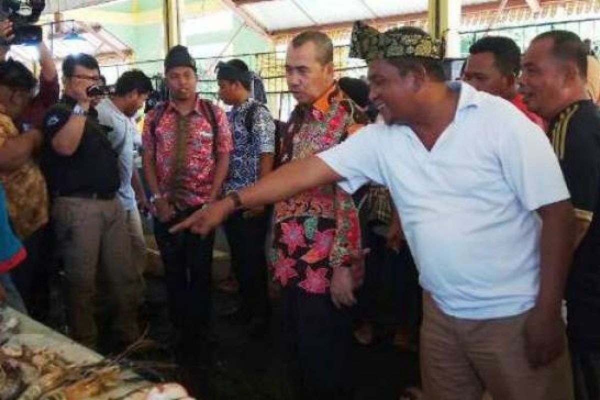 Pastikan Ketersediaan Sembako, Bupati Siak Sambangi Pasar Tradisional