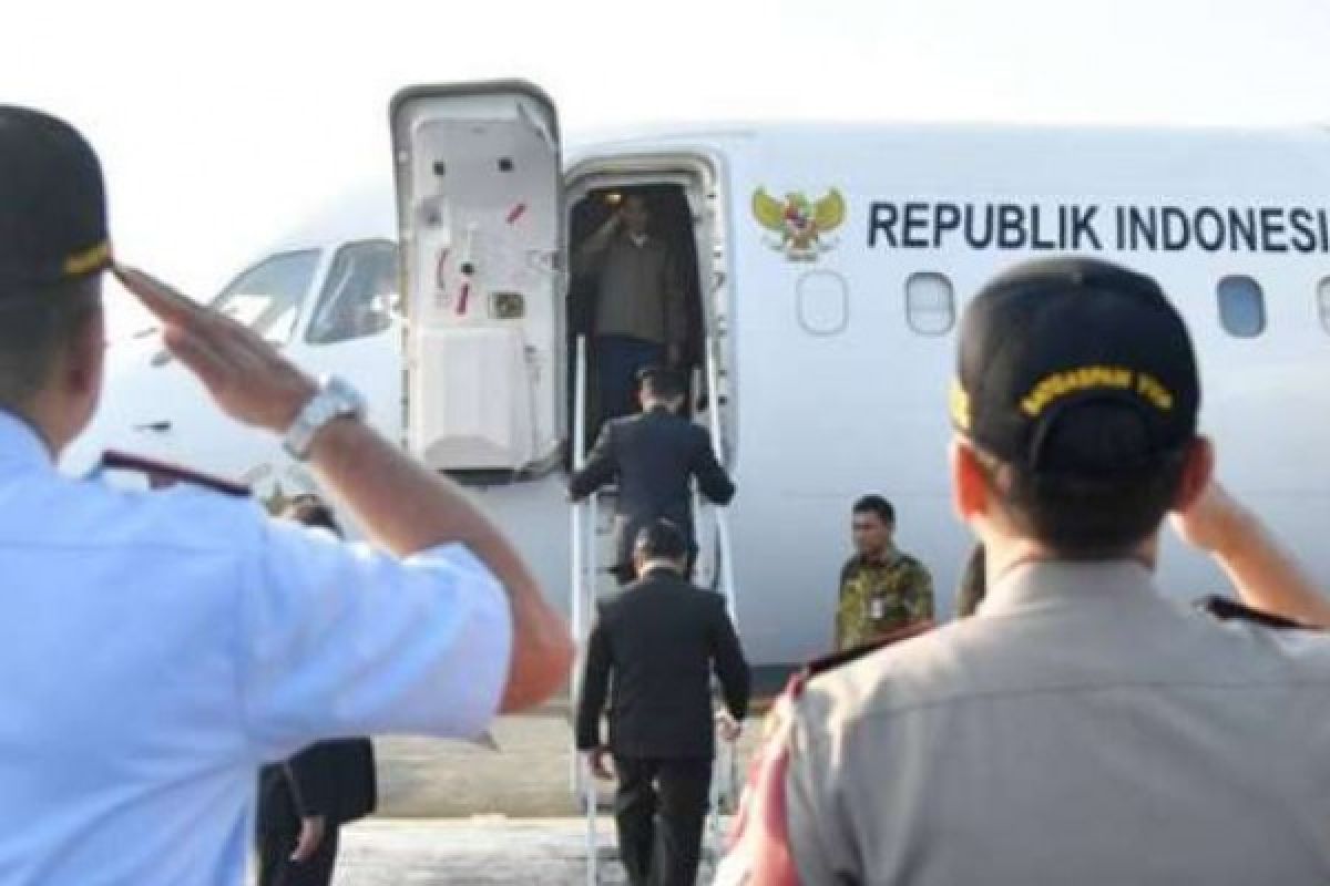 Presiden Jokowi Hadiri Latihan Perang TNI Di Natuna