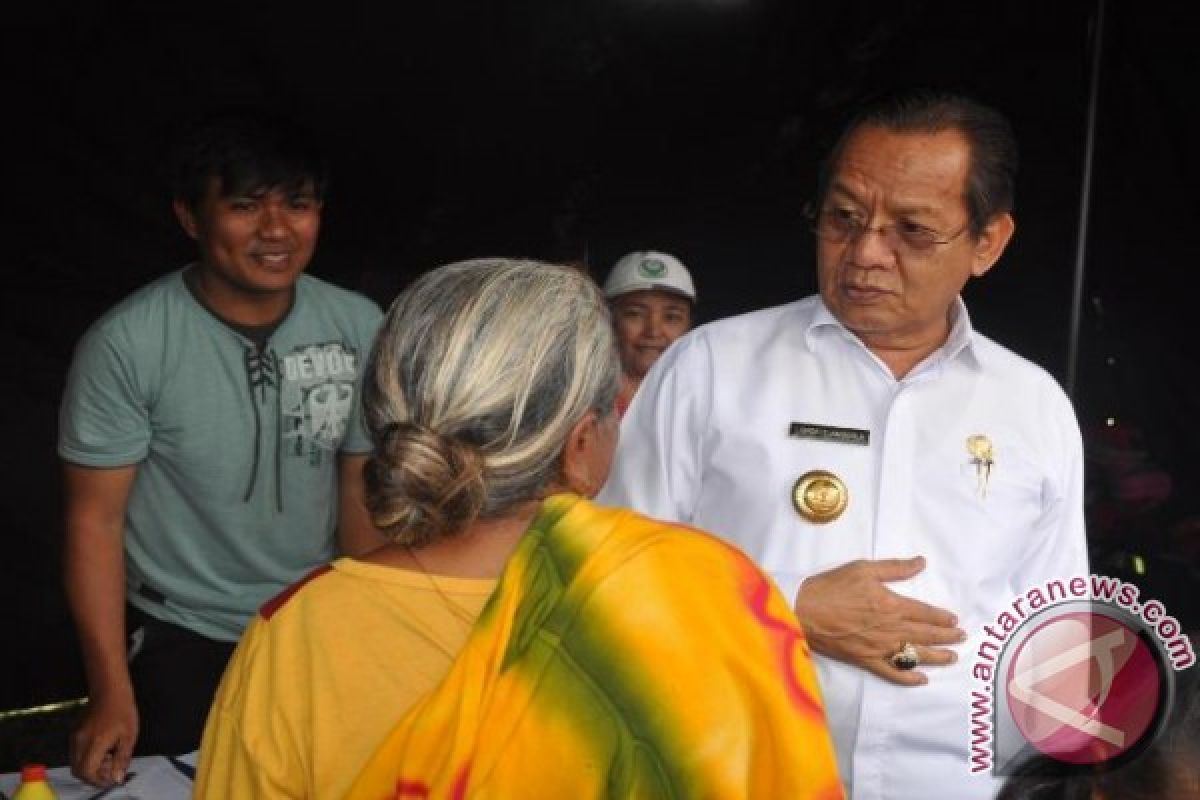 Gubernur Longki Djanggola temui korban gempa di Napu