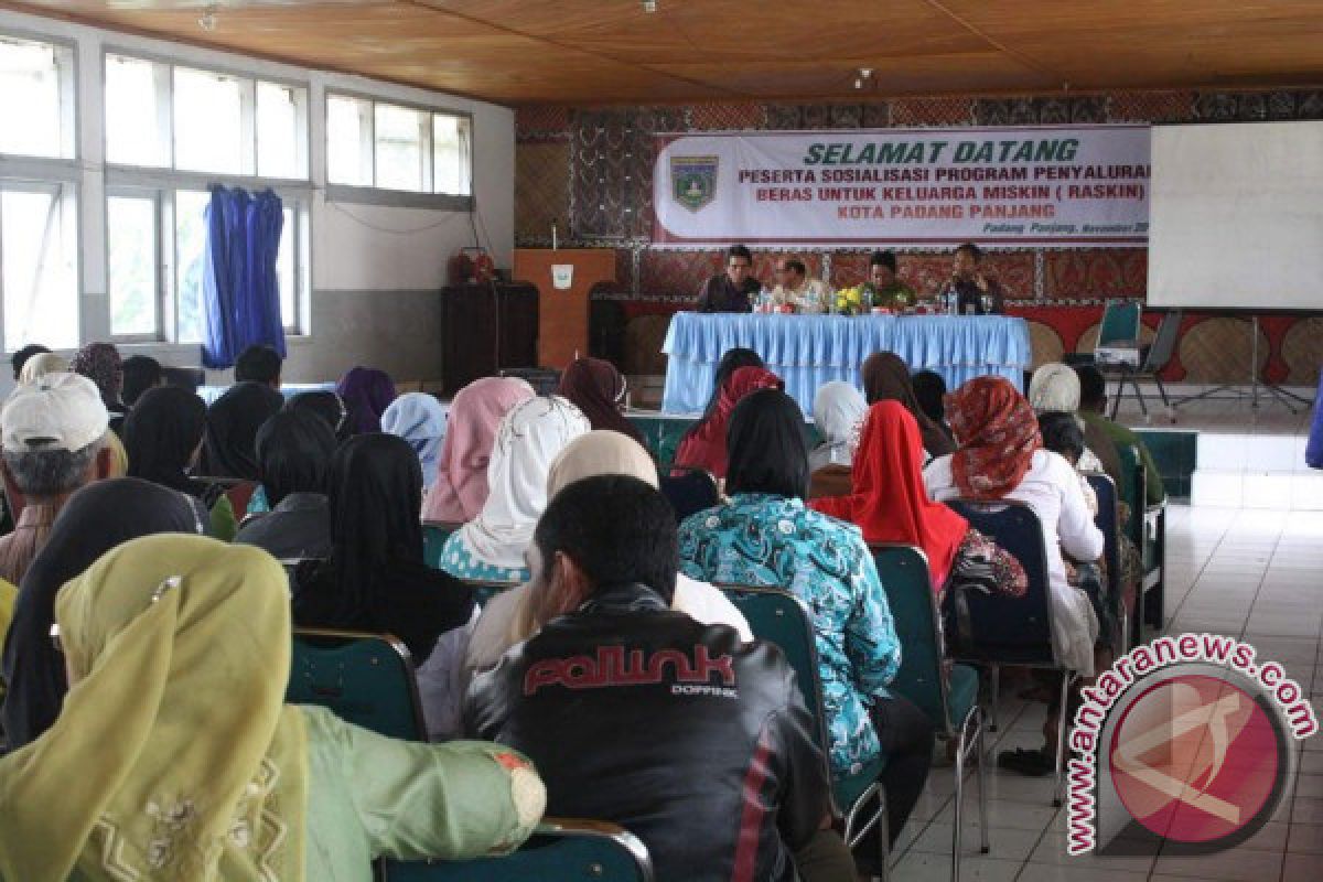 Bulog Salurkan Rastra Padang Panjang