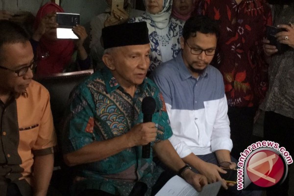 Amien Rais: Sutrisno Bachir beri bantuan operasional