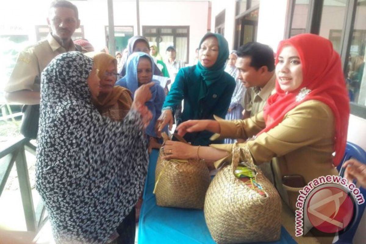 Dinsos Bagikan 5200 Paket Sembako