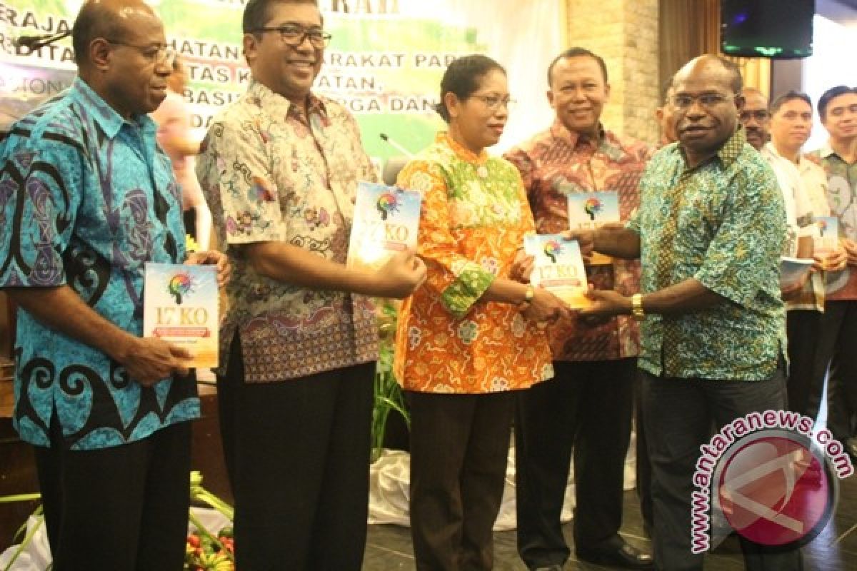Kadinkes Papua luncurkan buku kunci sukses pemimpin 