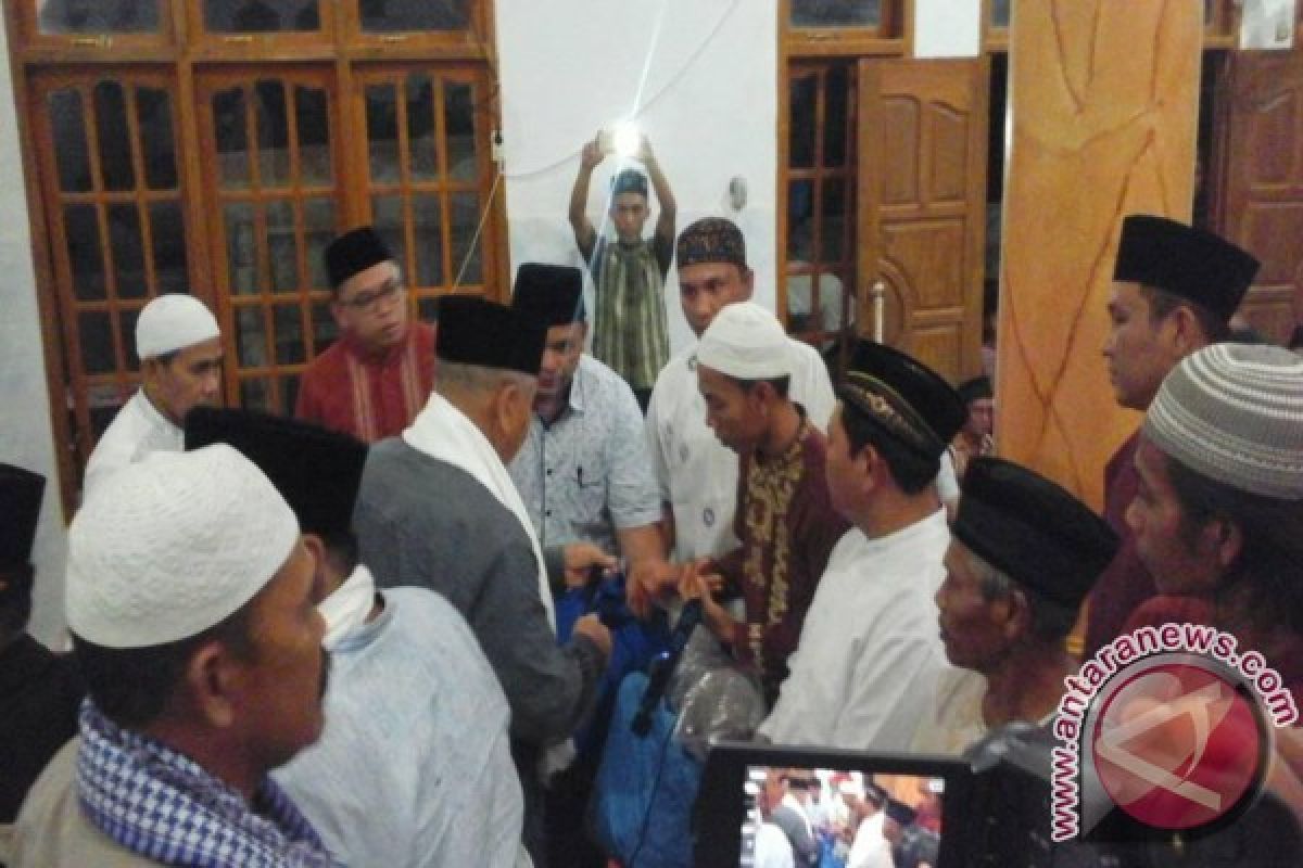 Bupati bantu korban kebakaran di Peninjauan