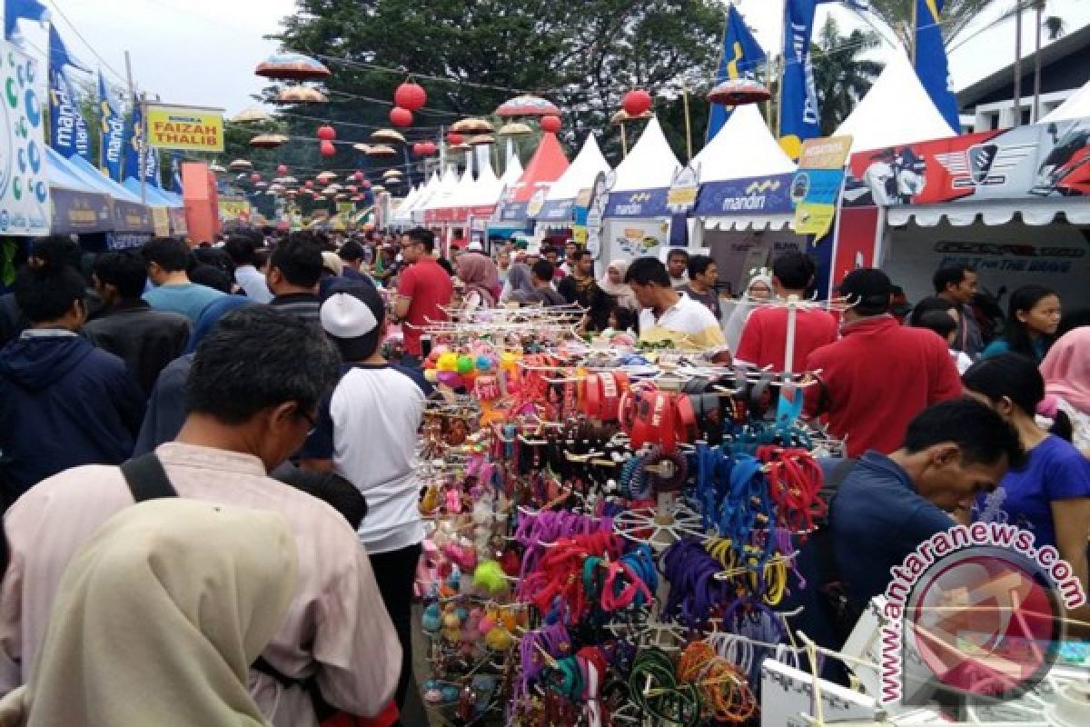 Dinas Pariwisata Kesulitan Tata PKL Pasar Ramadhan