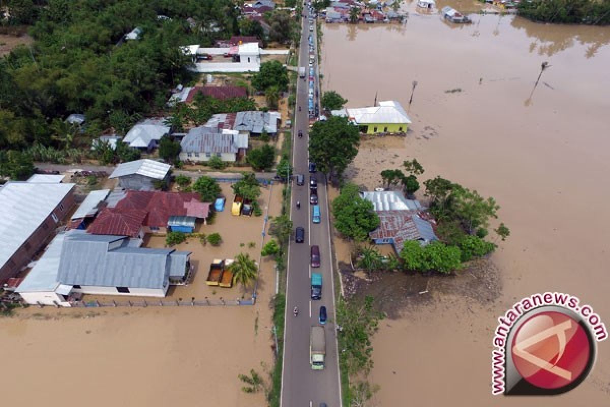 Banjir Dua Meter Rendam Tiga Kecamatan di Bone Bolango