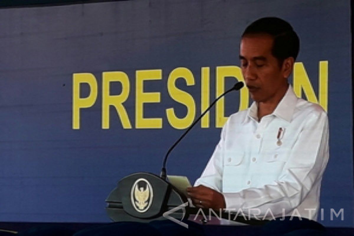 Jokowi Minta Pendidik Siapkan Generasi Produktif (Video)
