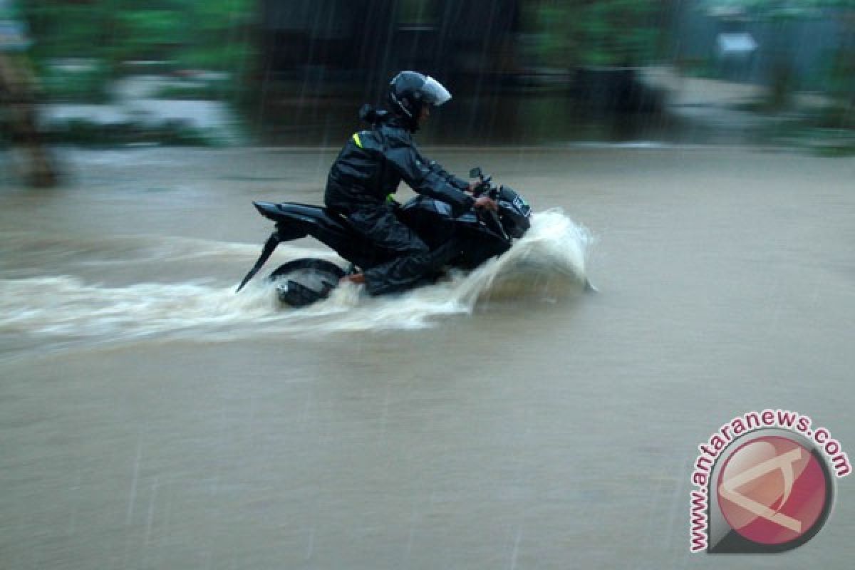 120 personil diturunkan tangani banjir Mamasa