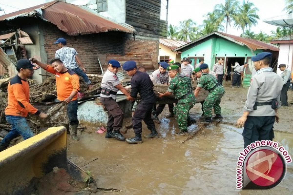 Satbrimob Siagakan 350 Personel Antisipasi Banjir Sulteng 