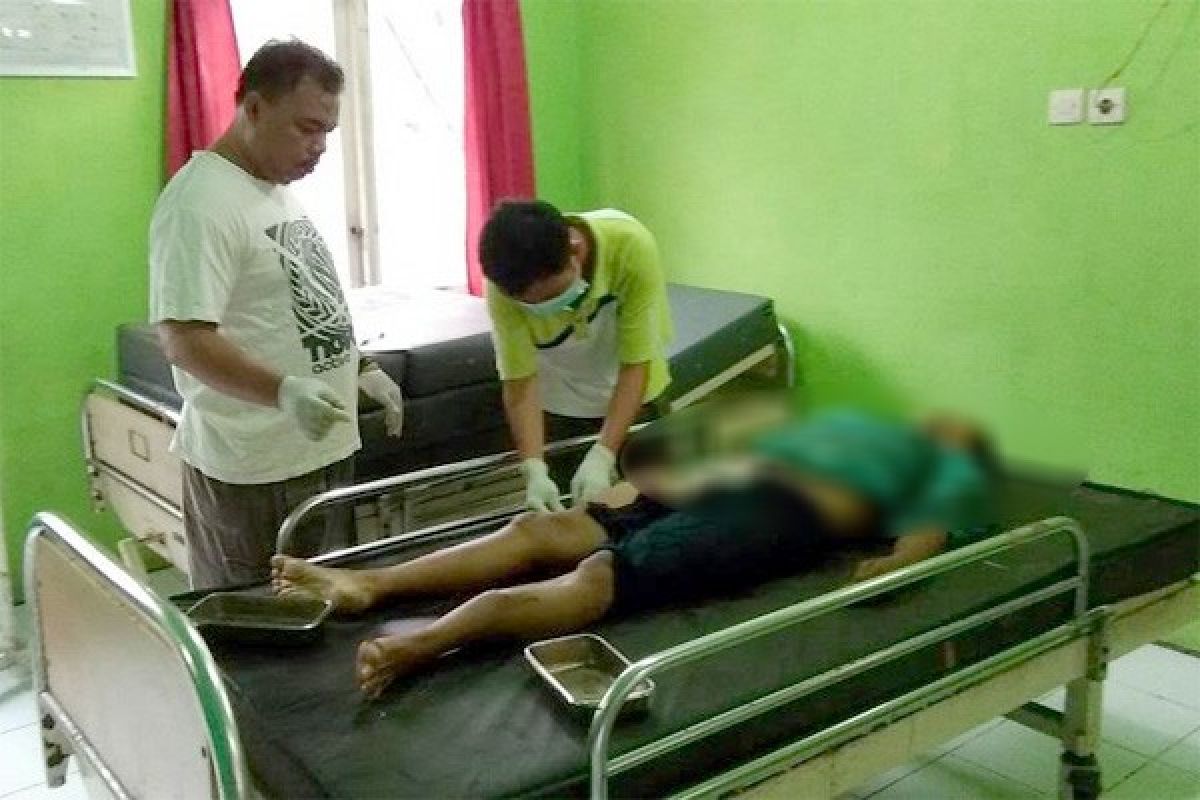 Diduga Akibat Jalan Berlubang, Ibu-Anak Tewas Seketika Dihantam Mobil