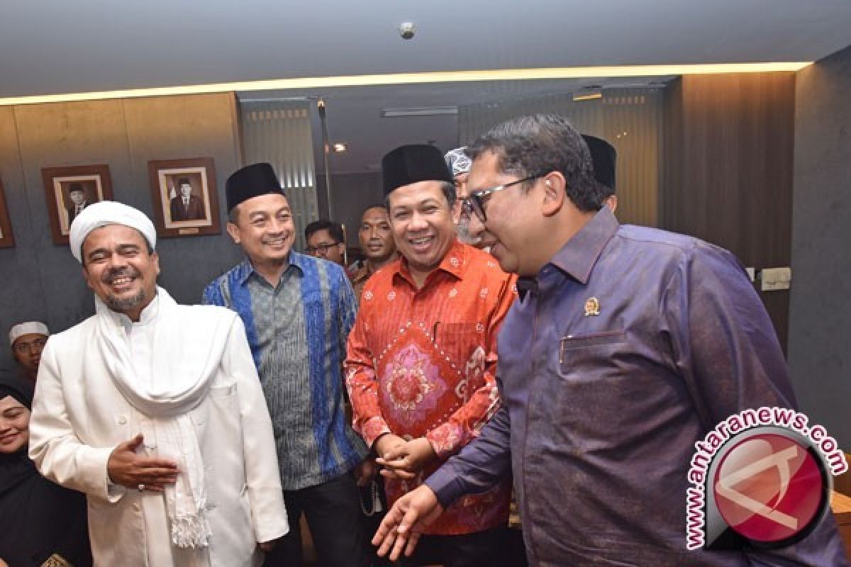 Polda Metro sebar foto Rizieq sebagai DPO