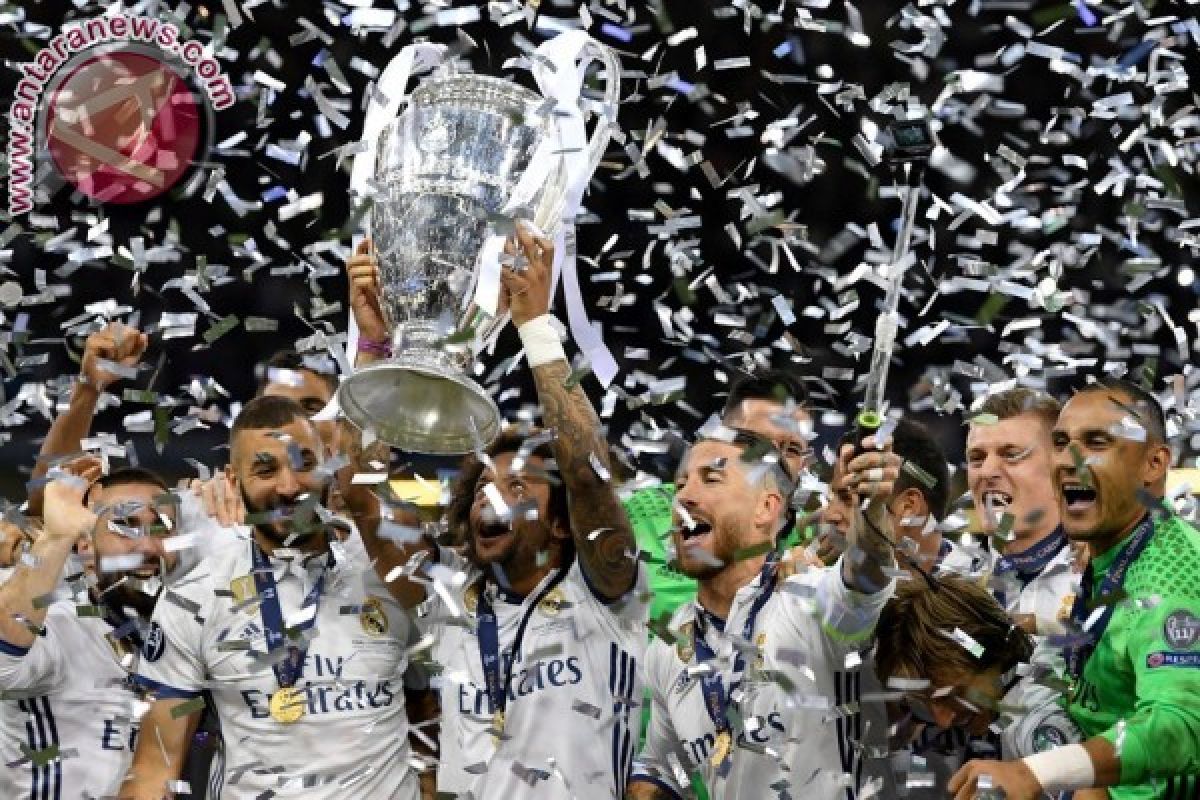 Skuat Real Madrid disambut sebagai legenda hidup