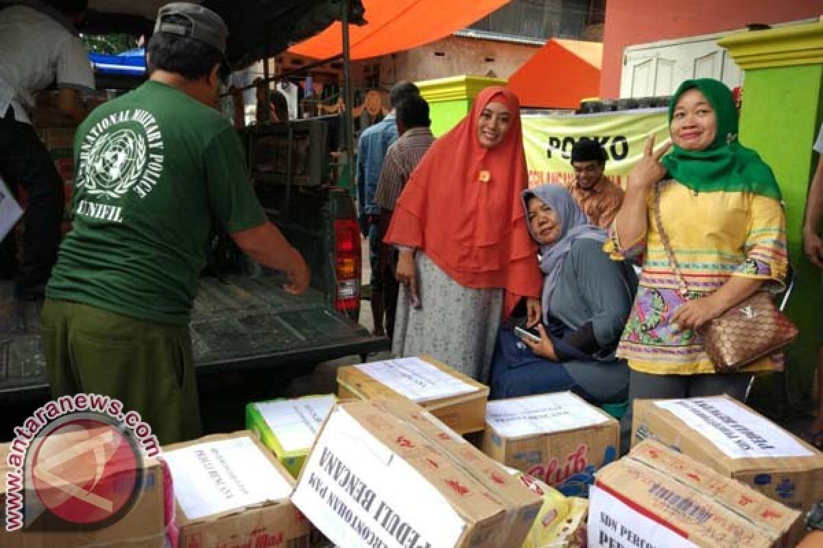Perwakilan SDN PAM Bantu Korban Kebakaran Makassar 