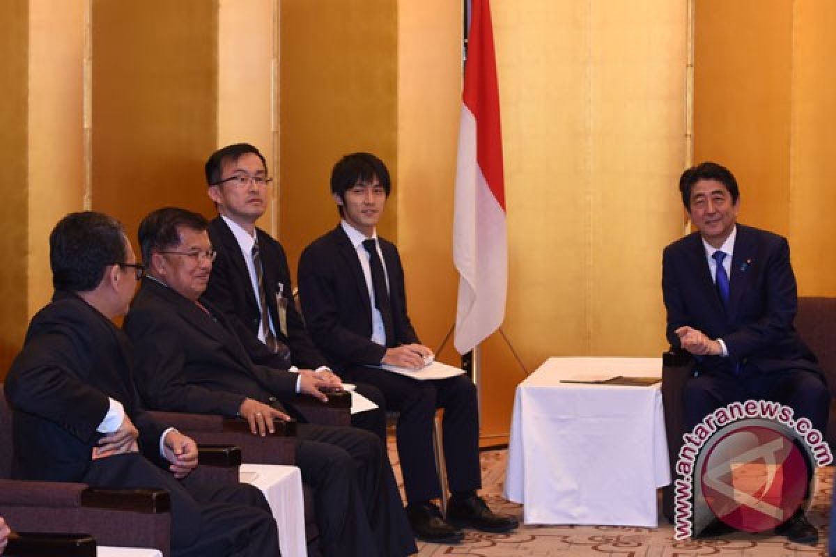 Kalla, Abe discuss acceleration of Jakarta-Surabaya railway project