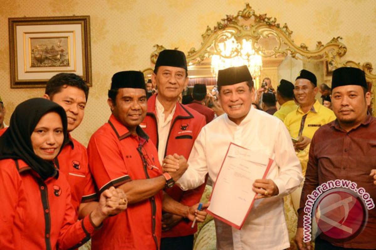 Nurdin Halid daftar calon PDIP untuk Pilgub Sulsel