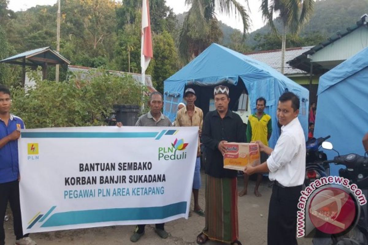 Karyawan PLN Bantu Korban Banjir Sedahan Jaya