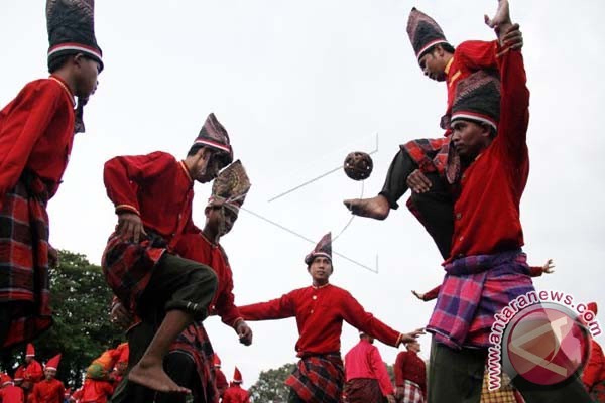 REKOR MURI TARI PARAGA