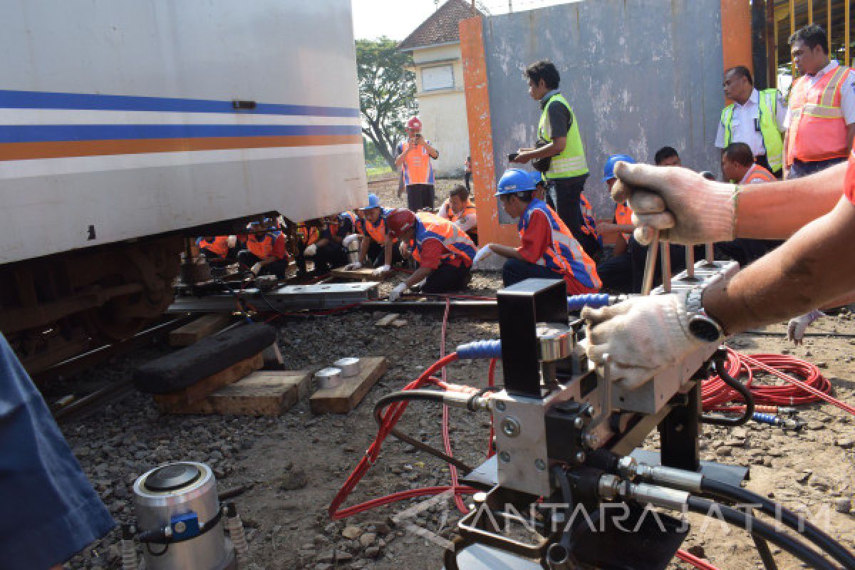  KAI Madiun Gelar Simulasi Penanganan Kecelakaan KA (Video)