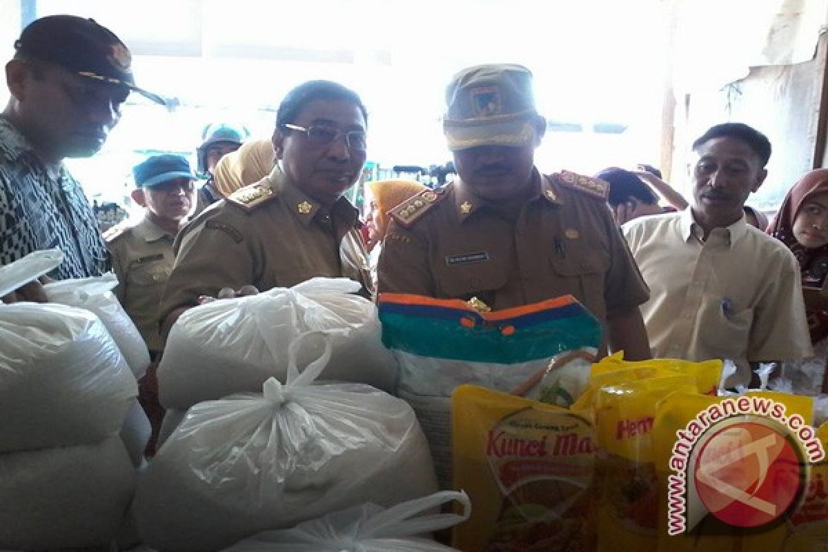 Bulog Distribusi Bawang Putih ke Pasar Masomba dan Bambaru Palu