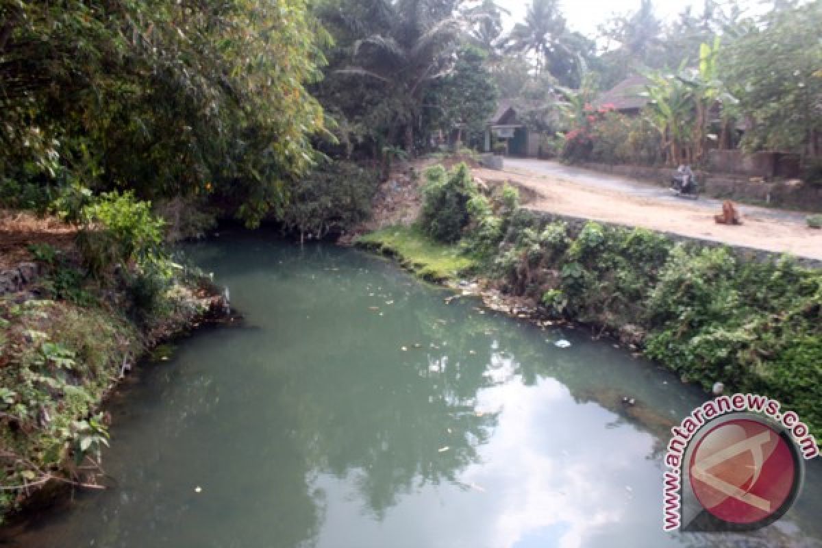 Dinas Lingkungan Hidup Kabupaten Bangka Tengah Teliti 23 Titik Air Sungai