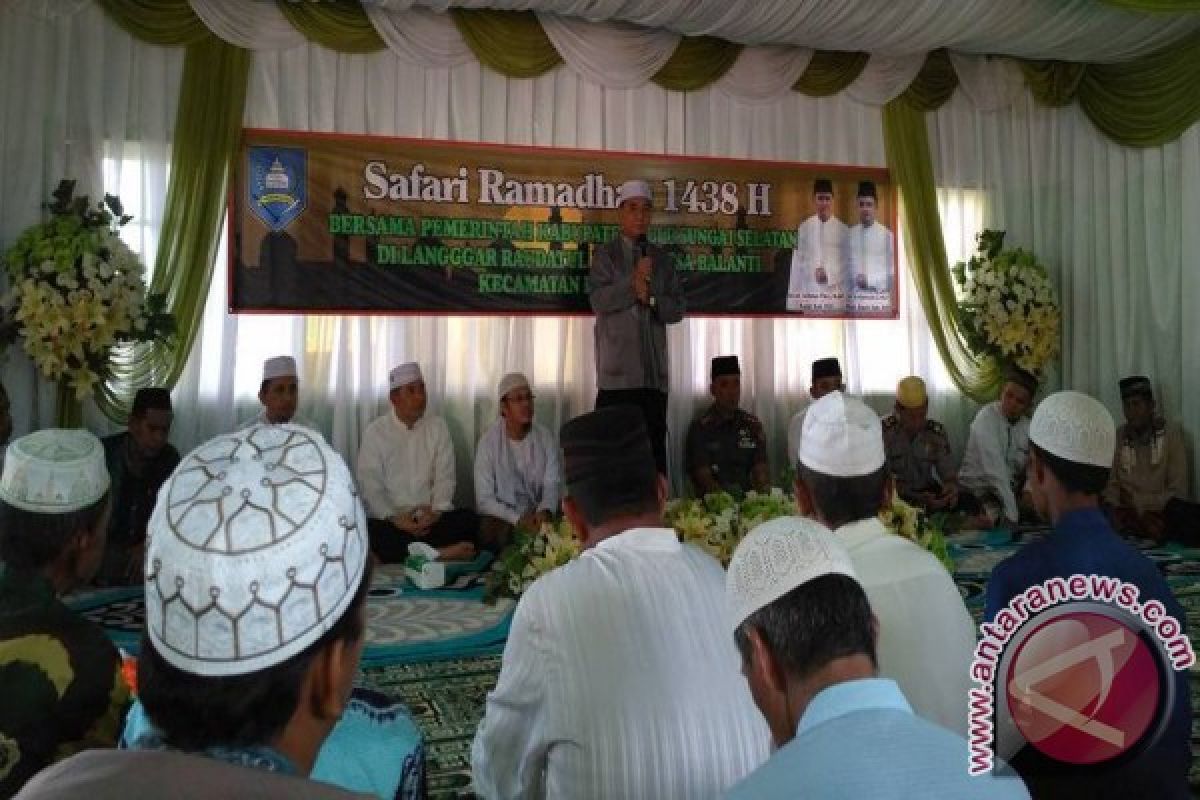 Bupati HSS Perbaiki Infrastruktur dan Berikan Modal Usaha Warga