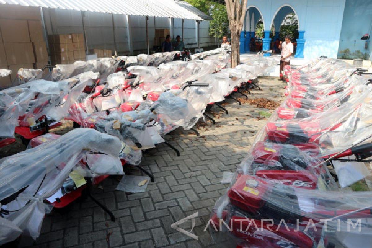 Dinas Pertanian Bojonegoro Bagikan Alat Mesin Pertanian (Video)