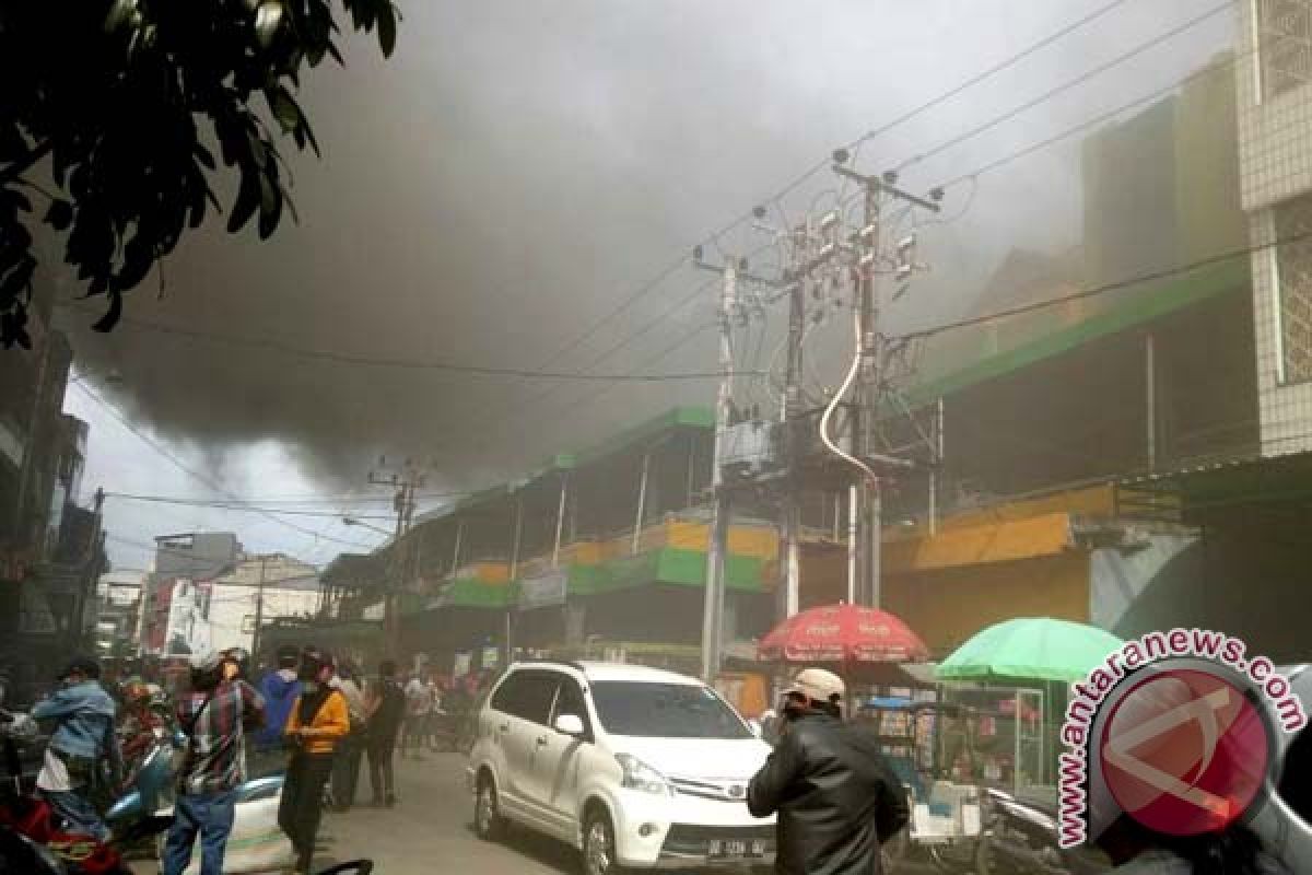 Pasar terbesar Manokwari terbakar