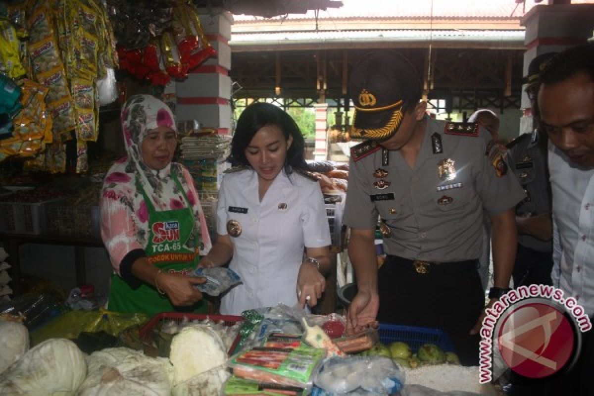 Bupati Landak Sidak Pantau Harga Sembako