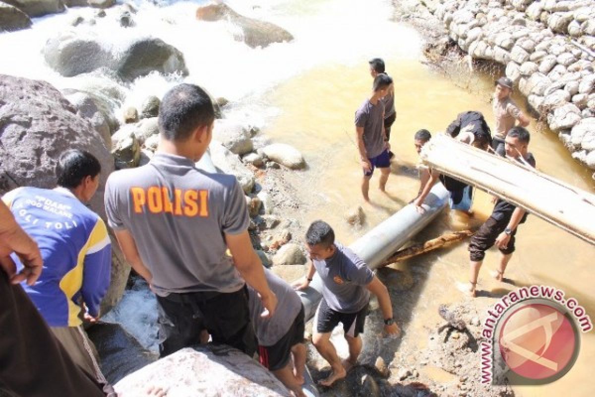 Polres Tolitoli bantu pemulihan distribusi air bersih pascabanjir