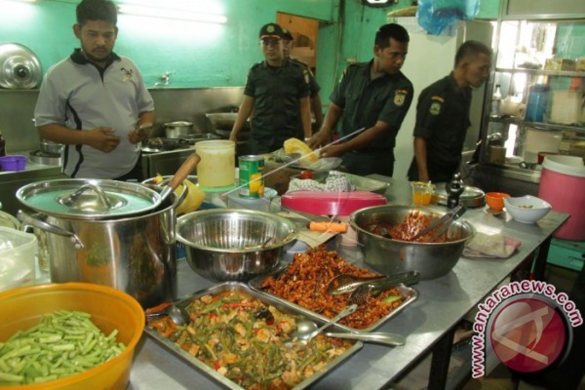 Polisi syariat grebek penjual nasi di Lhokseumawe