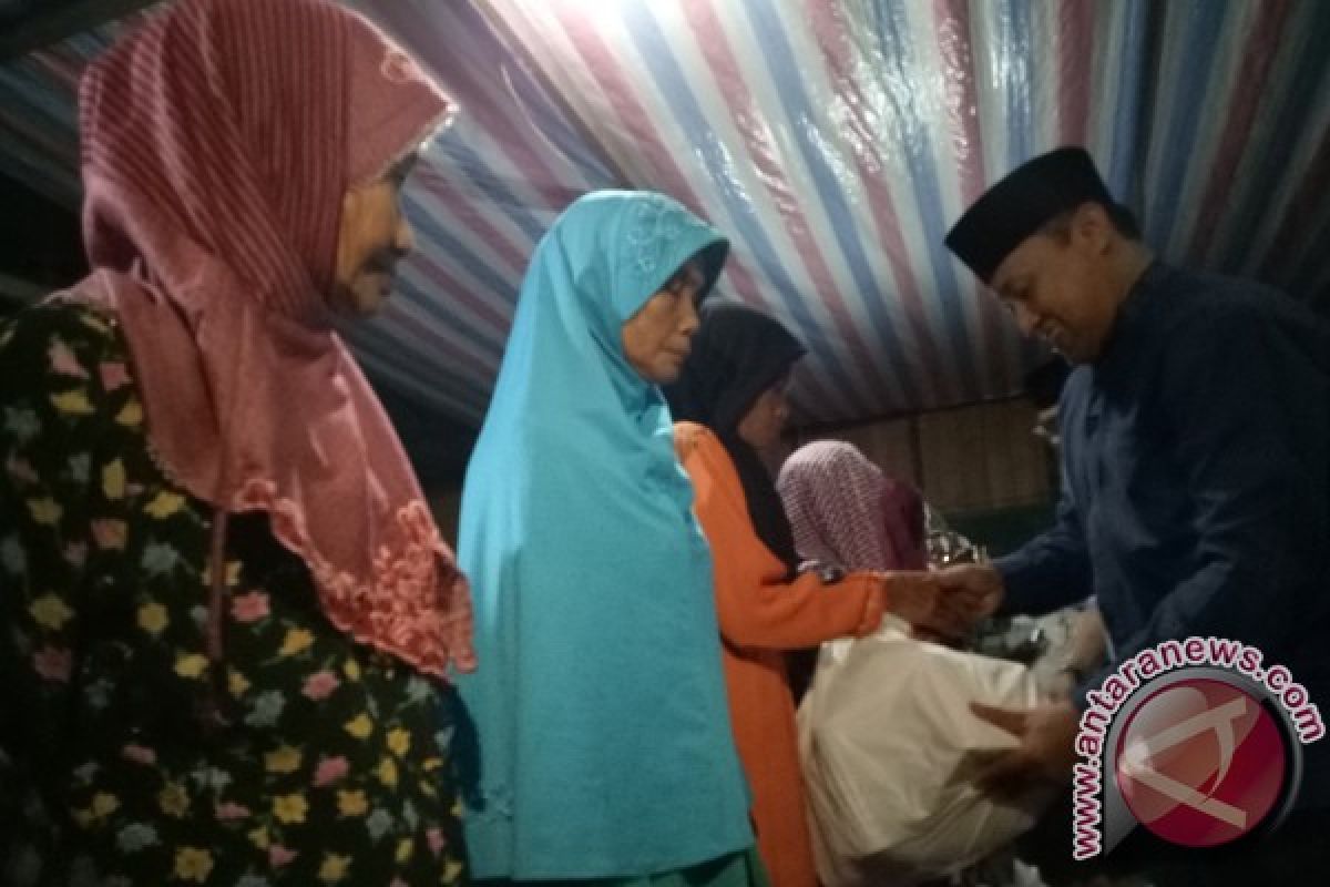 Bupati Pulpis Serahkan Bantuan ke Masjid Darul Qudus dalam Safari Ramadhan