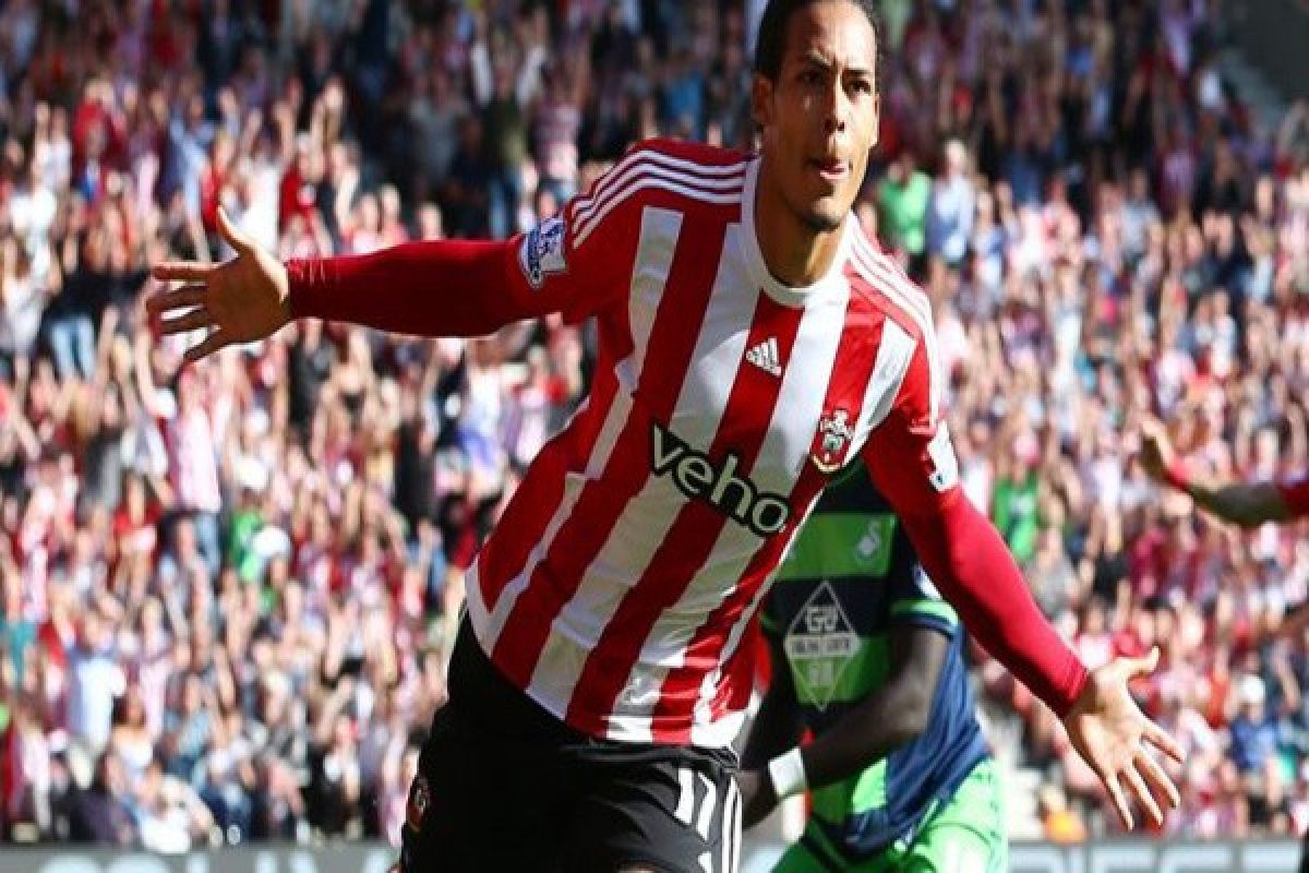 Kenapa Liverpool putuskan tak merekrut Van Dijk ?