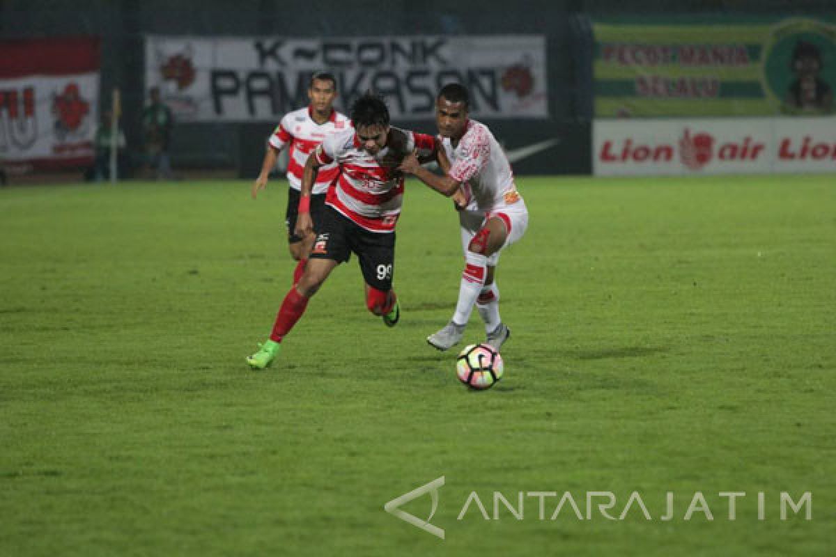 Taklukkan Persipura, Madura United Geser PSM Makassar dari Peringkat III