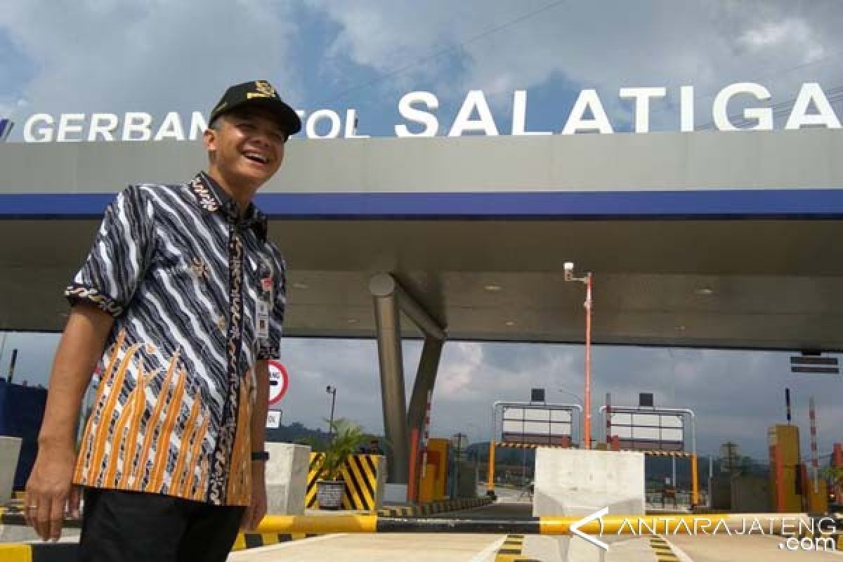 Ganjar Kagumi Panorama Jalan Tol Bawen-Salatiga